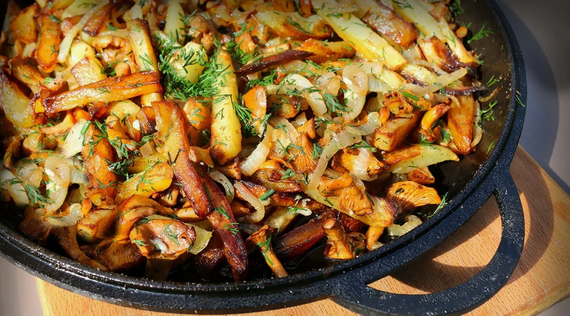 Жареный картофель с грибами
